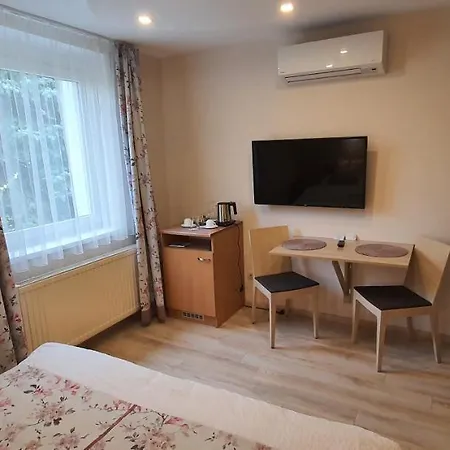 Tuenderlak Vendeghaz * Balatonfüred