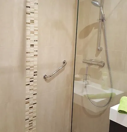 公寓 Tuenderlak Vendeghaz 巴拉顿菲赖德