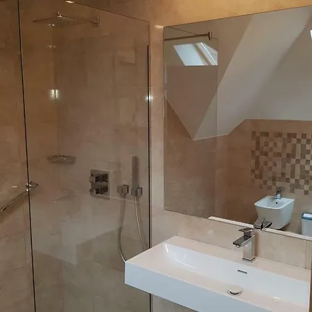 Tuenderlak Vendeghaz 公寓