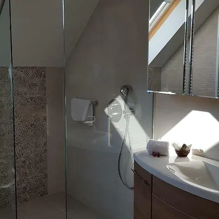 公寓 Tuenderlak Vendeghaz 巴拉顿菲赖德