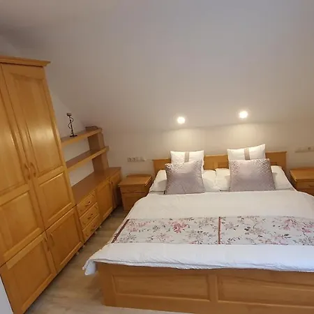 公寓 Tuenderlak Vendeghaz 巴拉顿菲赖德