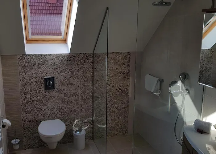 Tuenderlak Vendeghaz *