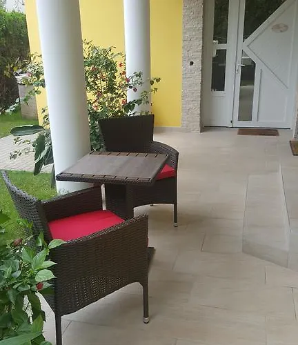 Tuenderlak Vendeghaz Apartment