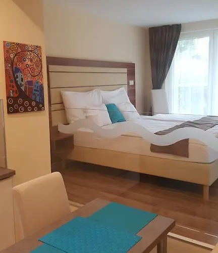 Tuenderlak Vendeghaz * バラトンフレド
