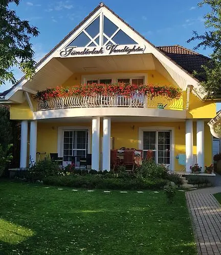 Tuenderlak Vendeghaz バラトンフレド