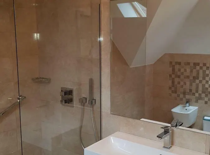 Tuenderlak Vendeghaz Apartment