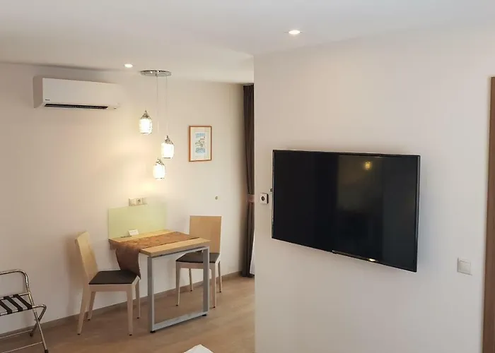 Tuenderlak Vendeghaz * バラトンフレド